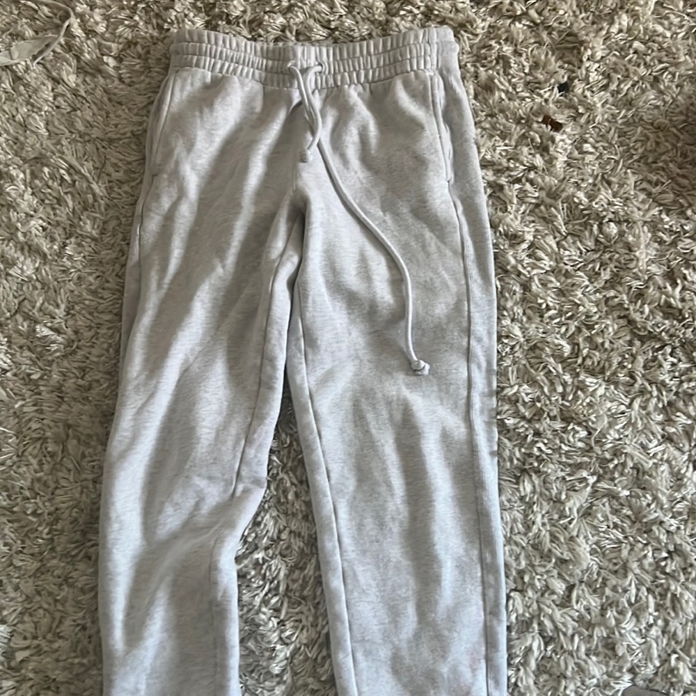 Aritzia, TNA, cozy AF fleece sweats, tie, pockets, short